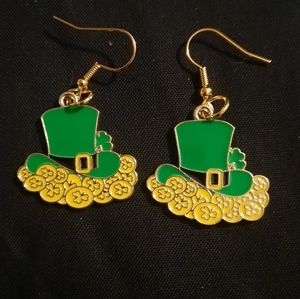 NWOT handmade St Patrick's Day earrings Saint Patties